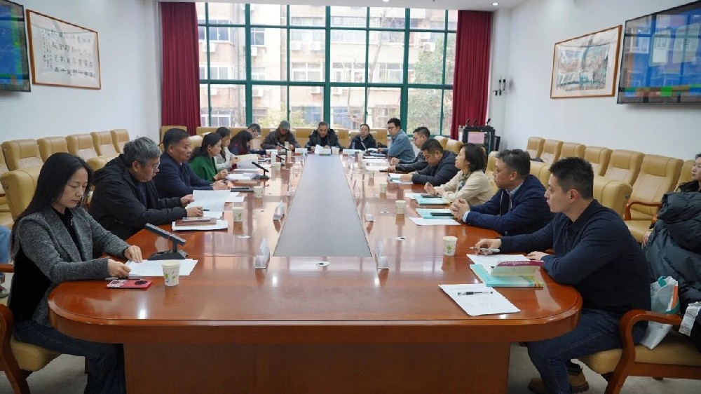 2025“设计河南·美丽乡村”创意设计大赛暨第五届印迹乡村创意设计大赛河南赛评审会在郑州召开